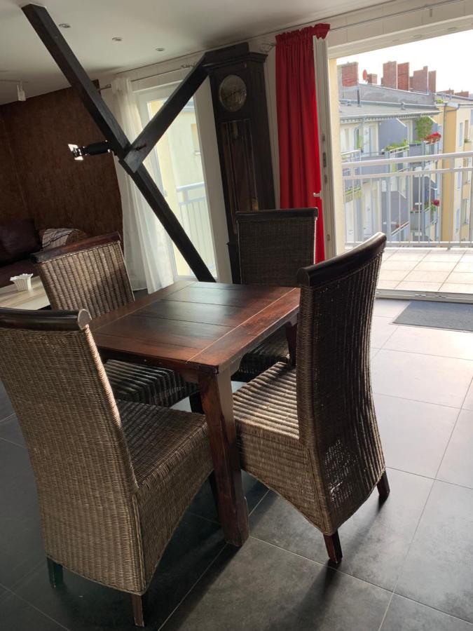 Nordsee Und City Fusslaufig - Luxeriose Fewo Mit Grossem Balkon Wilhelmshaven Bagian luar foto