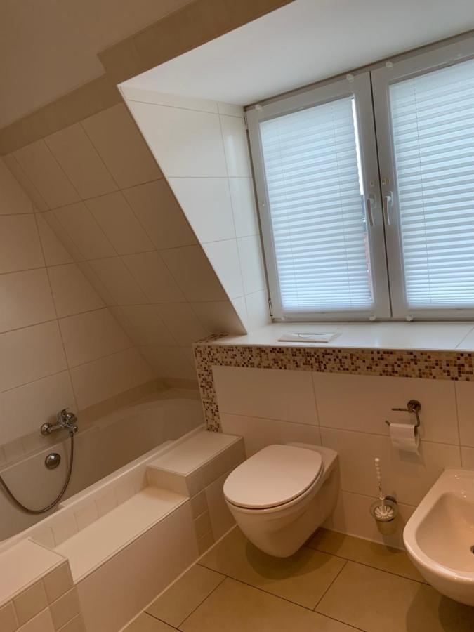 Nordsee Und City Fusslaufig - Luxeriose Fewo Mit Grossem Balkon Wilhelmshaven Bagian luar foto