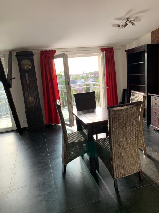 Nordsee Und City Fusslaufig - Luxeriose Fewo Mit Grossem Balkon Wilhelmshaven Bagian luar foto