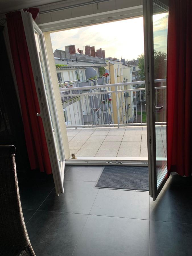 Nordsee Und City Fusslaufig - Luxeriose Fewo Mit Grossem Balkon Wilhelmshaven Bagian luar foto